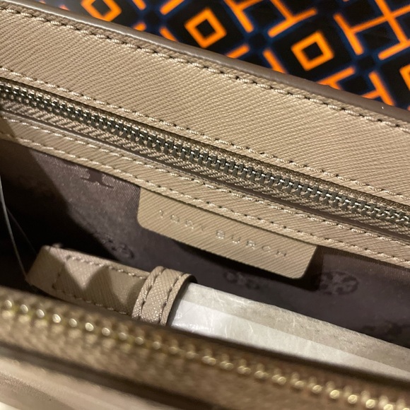 NEW Tory Burch Emerson Combo Cross-Body - Picture 9 of 15